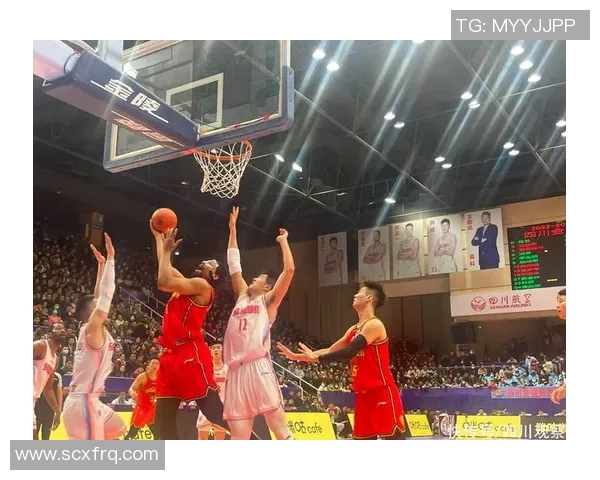 深圳篮球队边路渗透战术解析与对手应对策略探讨 深圳篮球队边路渗透战术解析与对手应对策略探讨